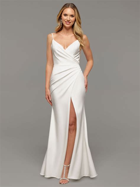 Remi Backless Simple Wedding Dress - Avery Austin