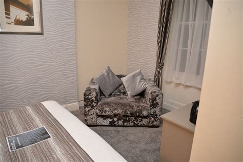 Lawton Court — Lauriston Court Hotel