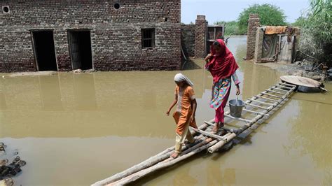 Climate Change Linked to Pakistan’s Floods, Study Finds - The New York