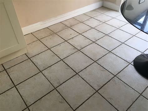Deep Cleaning Ceramic Tile and Grout in a Leatherhead Kitchen – Tiling