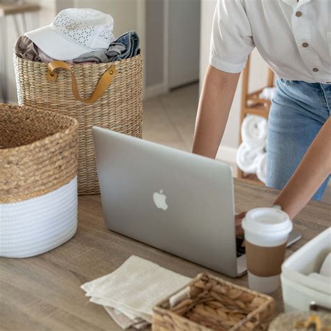 How the tracking of money order can prevent financial fraud 11