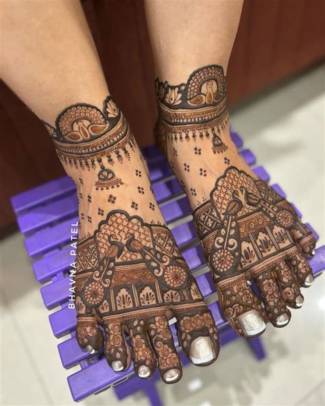 bhavnapatelmehndiartist  instagram bridal feet mehndi design
