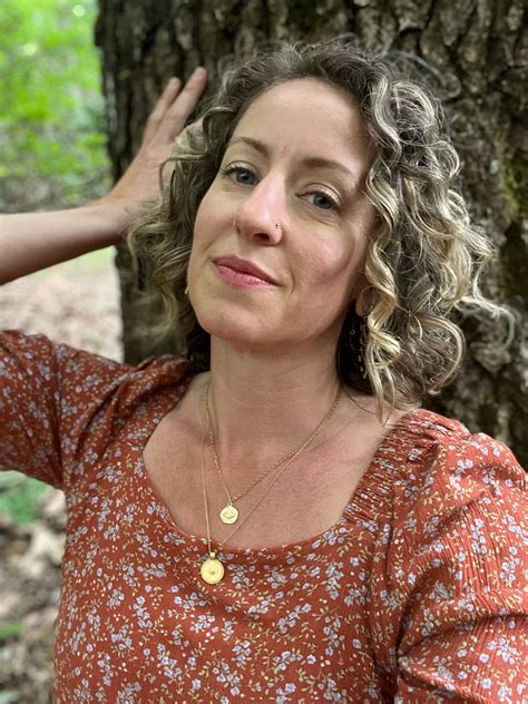 'Ecosexual' woman claims she's in love with oak tree | New York Post