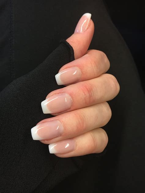 short french nails - Fashion Professional