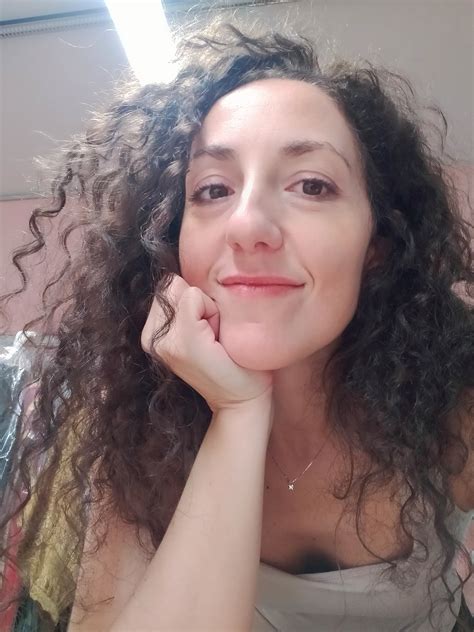 Questa sono io, esattamente un anno fa. Prima che mi spezzassero il