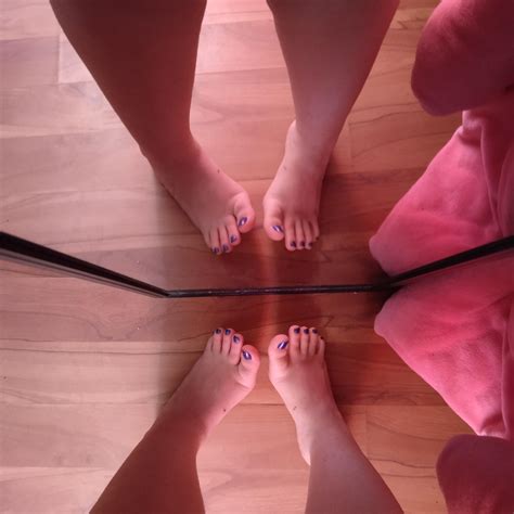 🌸I want to change the color of my toenails🌸 : r/bbwfeetlove