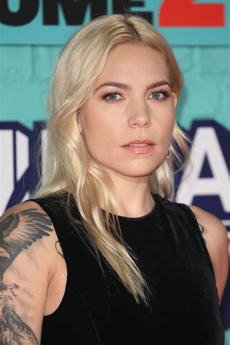 Skylar Grey – MTV Europe Music Awards 2017 in London • CelebMafia