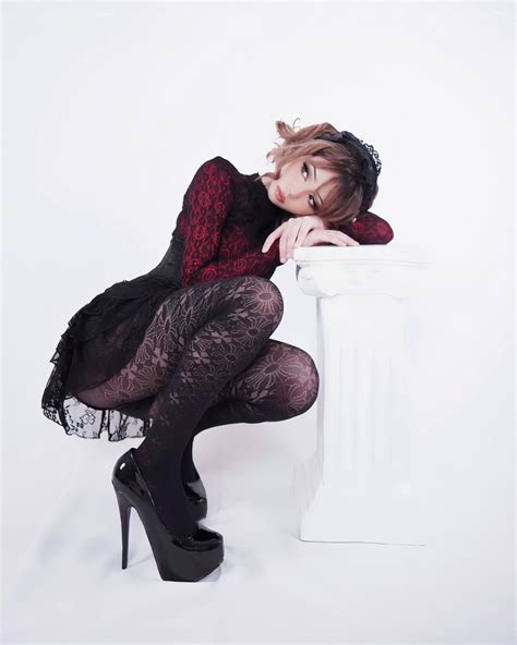 Ella 💋 (@ellaexplicit_) • Instagram photos and videos