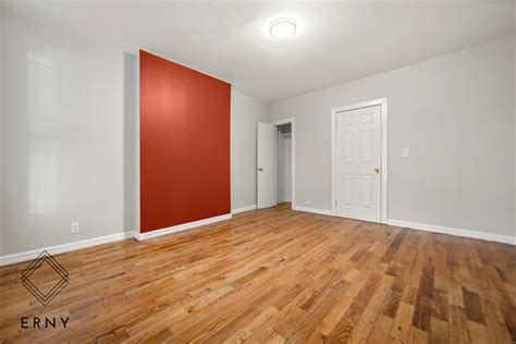 Transportation Guide to Hewes Street in Brooklyn 18