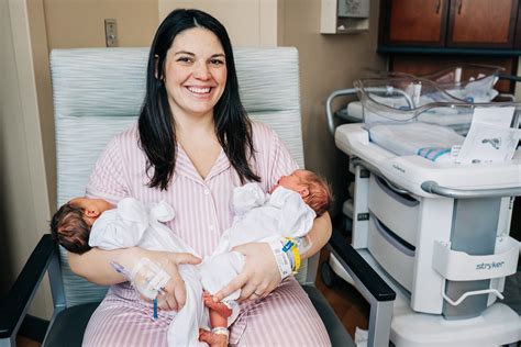 Mom with rare double uterus describes giving birth to twin girls on 2