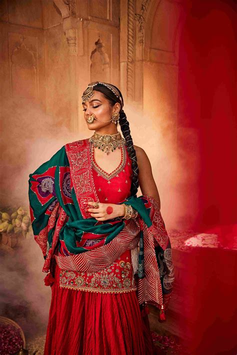 Roop Lookbook - Vastra brings you to a whole new fusion of clothing