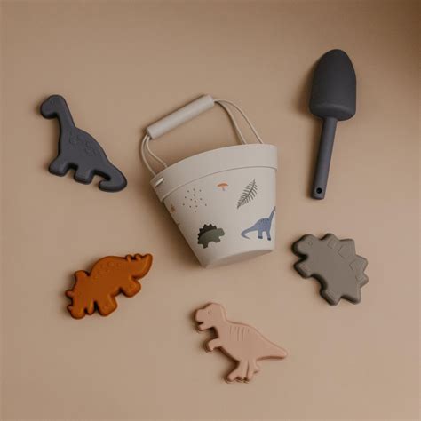 BEACH BUCKET & TOYS SET - DINO - The Burrow