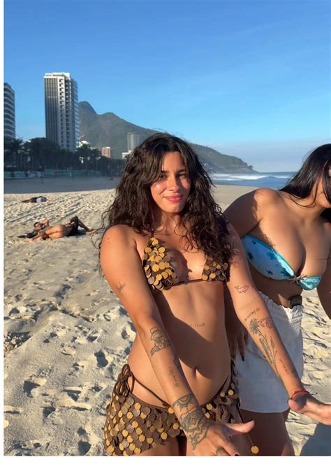 Os vídeos de Fe (@fernandamotafarhat) com Neck Hurts Funk 2 - DJ POL3