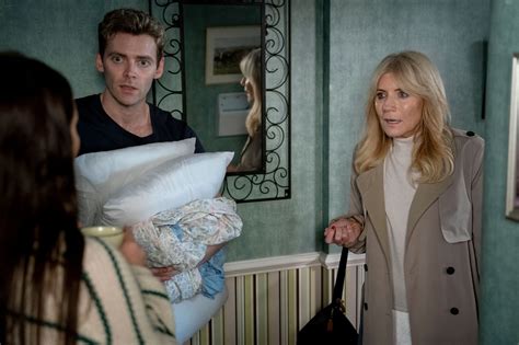 EastEnders spoilers for (Sep 22 - 26): Peter's head is turned as his