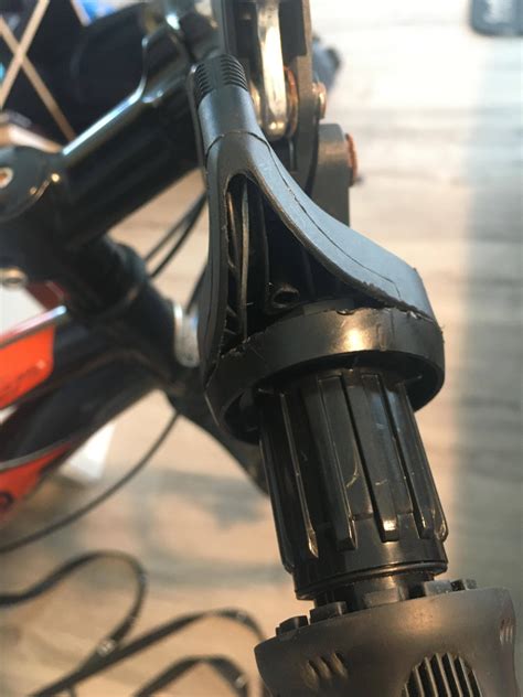 mountain bike - Grip shifters not opening on a Mongoose Terrex (trying