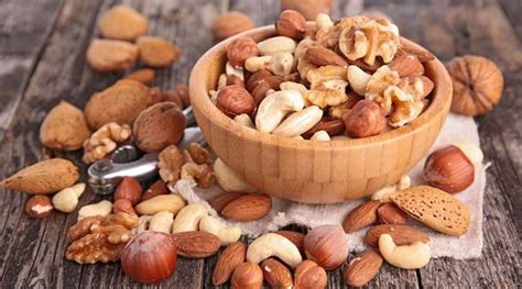 40 gms of nuts a day for weight loss? Is this the right quantity to ...