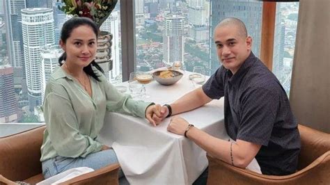 Masih Ingat Aktor Okan Kornelius? 2 Tahun Menduda Kini Pamer Pacar Baru ...