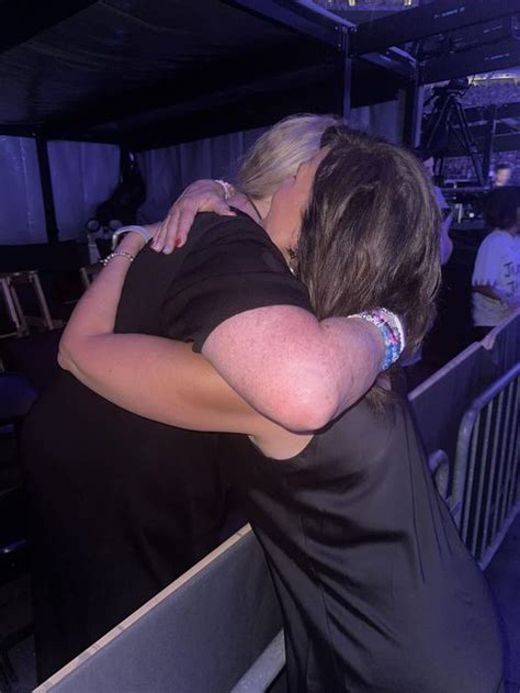 Bismarck fans have a memorable run-in with Taylor Swift's mom during