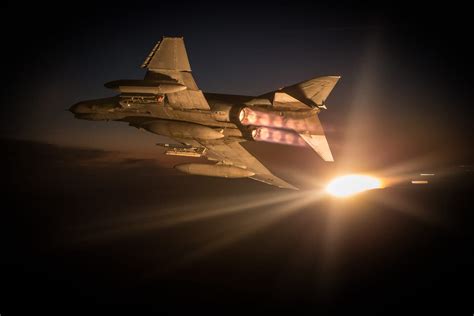 Capturing Jet Flares Requires Years of Practice and a Trustworthy Camera – The Photographers ...