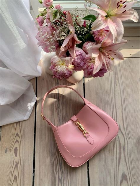 Розовая сумка | Pink handbags, Flower handbag, Trendy purses