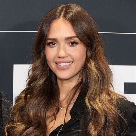 jessica alba  steps    boyfriend danny ramirez   miami