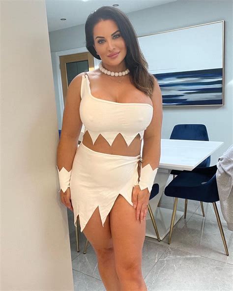 🔥Sophie_Lawson_xx🔥 on Twitter: "Yabba dabba do 😍 https://t.co