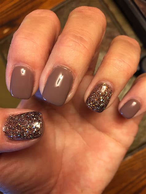 Pretty Fall Nail Colors - COLORFEDA