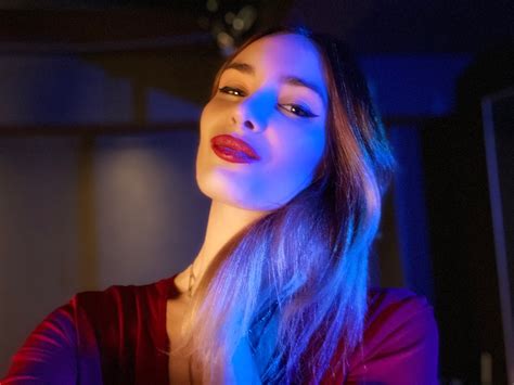 TW Pornstars - MISTRESS EURYALE | HK. Twitter. A selfie for my fan in