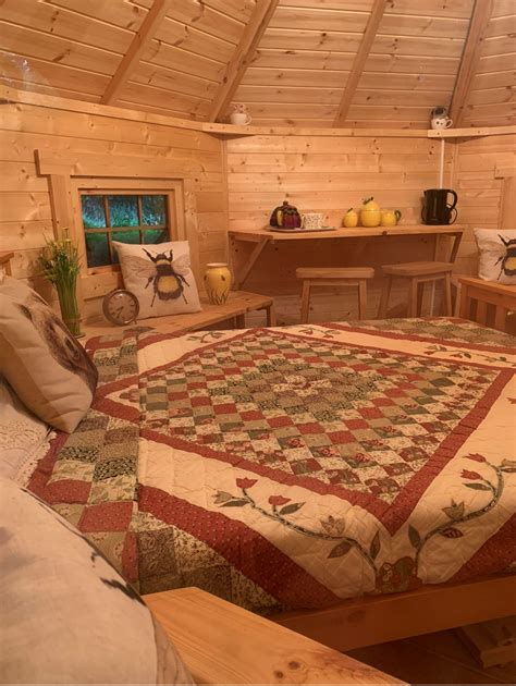 Cozy Nook at Starry Meadow | fairytale couples cabin in Norfolk