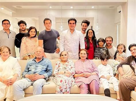 Salman Khan celebrates Eid with full family