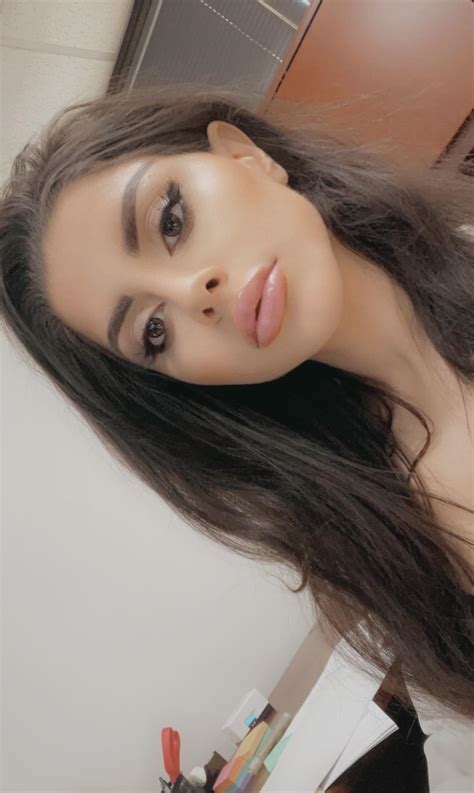 Persian beauty for the win : r/selfie
