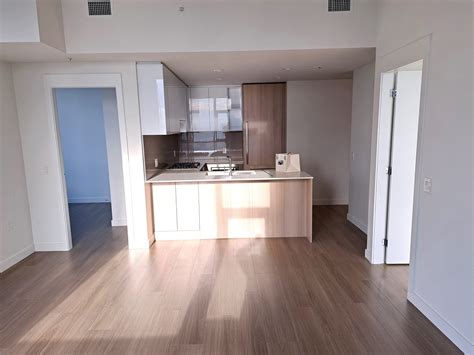 $2,850 / 2br - 885ft2 - 2 BR & 2 FULL BATH w/ stellar SW views (R0030