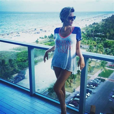 Charissa Thompson Hot Photos – Barnorama
