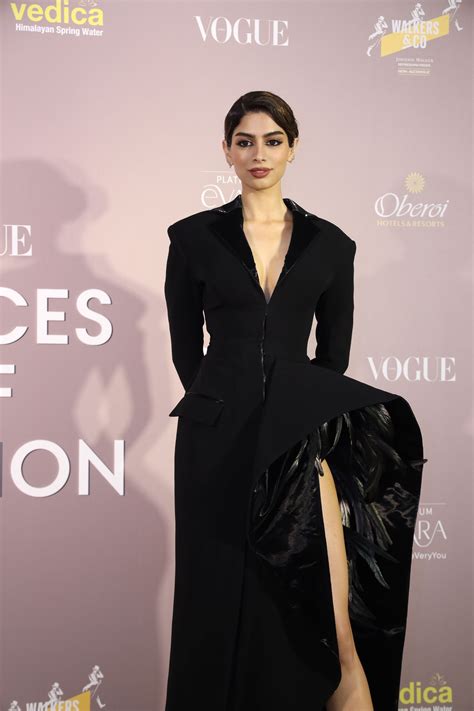 Khushi Kapoor wore this sexy "leg dress" and here are the details