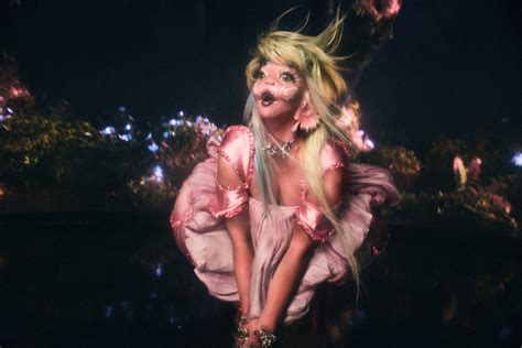Melanie Martinez lança PORTALS, novo álbum da carreira - Entretetizei