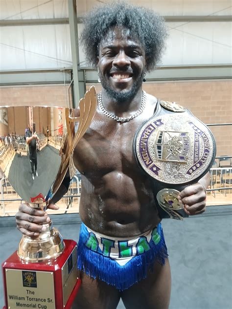 Leila Grey - Leila Grey added a new photo.