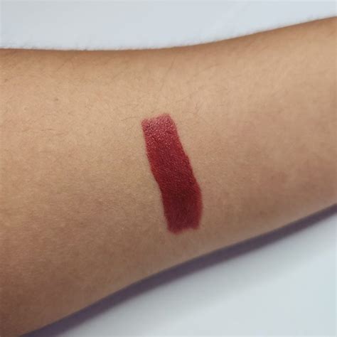 18+ Avon lipstick swatches to just plain help a gal out