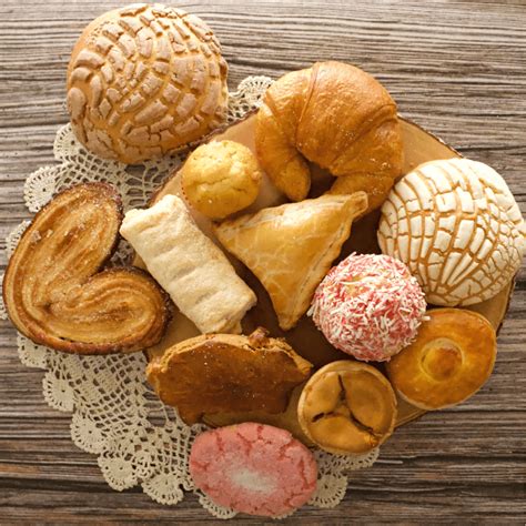 Mexican Sweet Breads (Pan Dulce) - Mamá Maggie's Kitchen