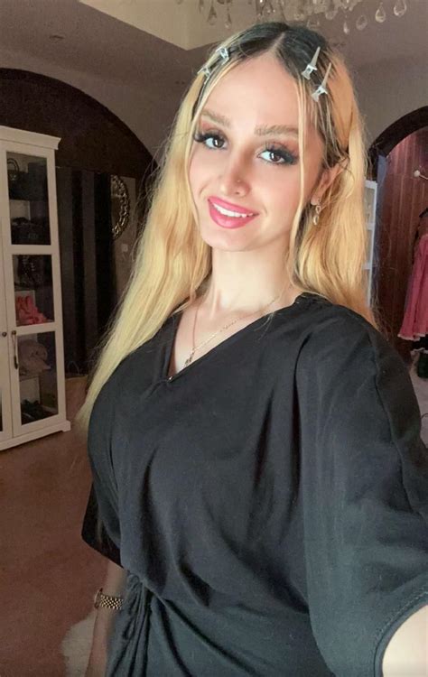 LanaRose2