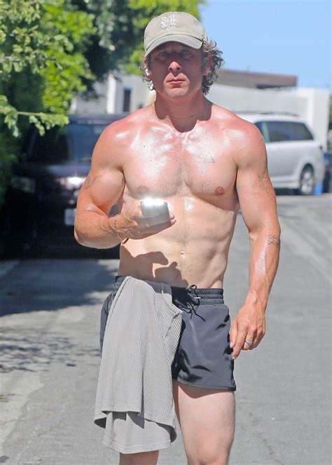 Jeremy Allen White : r/nattyorjuice