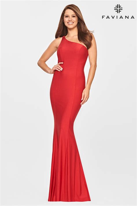 Red Prom Dresses | Faviana