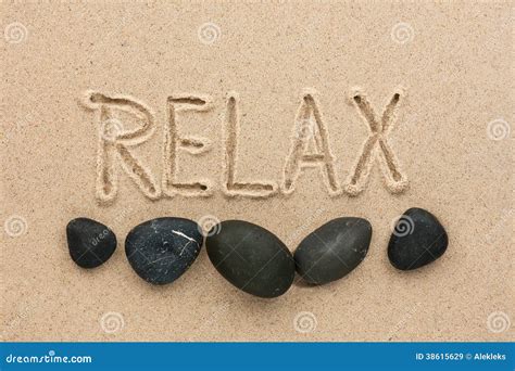 Como Se Escreve Relaxa - A Palavra Relaxa Escrito Na Areia Imagem de Stock - Imagem de dezenas ...