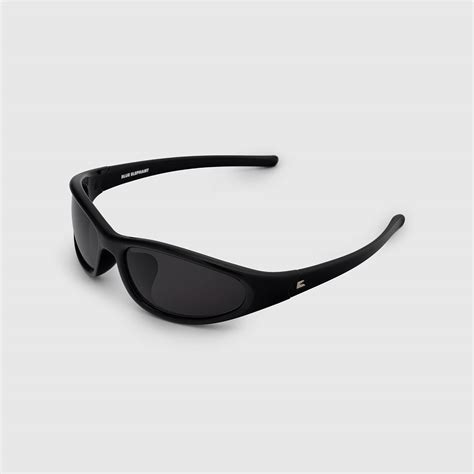 [Influencer pick] ALEXIS black | ファッション通販サイト NUGU