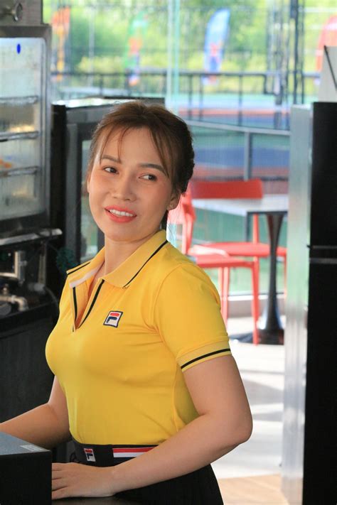 People Conecting Yellow Photos, Download The BEST Free People Conecting