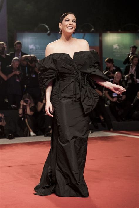 Liv Tyler in Givenchy | Cocktail gowns, Black gown, Celebrity style ...