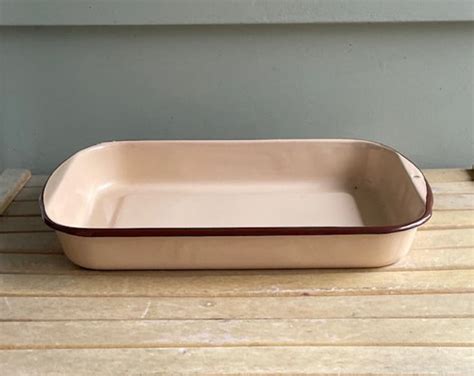 enamel cake pan vintage tan  brown trim enamelware pan etsy