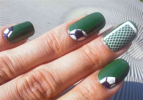 Concrete and Nail Polish: Soccer Nail Art | Soccer nails, Baseball nail ...