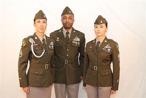 Quick and Easy Military Fashion Trends for a Fun and Timeless Look