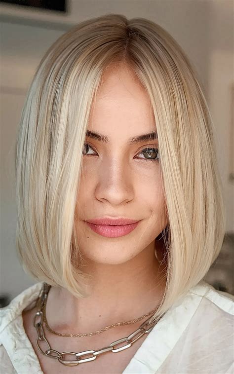 33 Straight Bob Haircut Ideas for a Simple & Chic Look