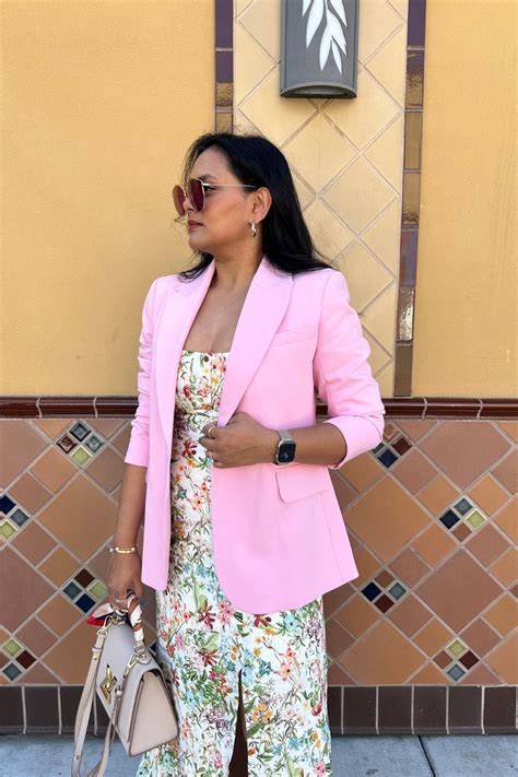 How to Wear Pink Blazer with 25 Outfit Ideas